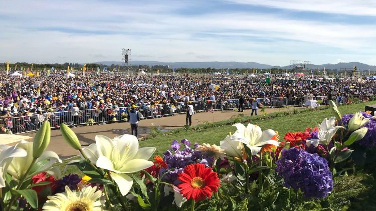 De Carolis 15 a folla Messa Temuco ok.jpg
