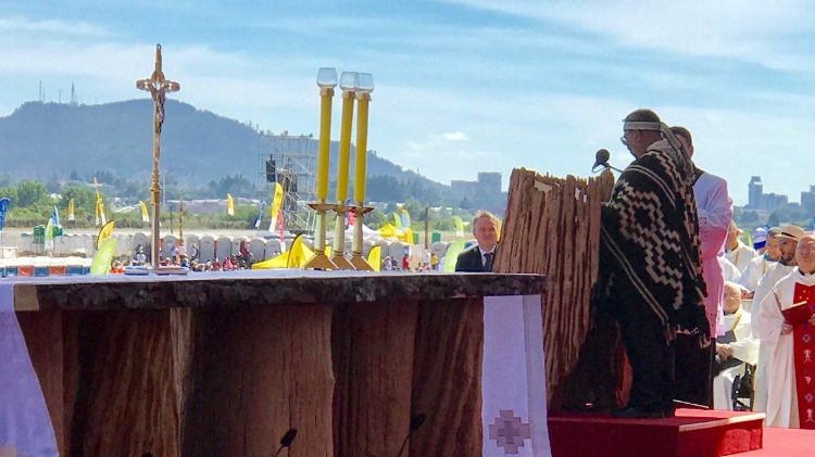 De Carolis 15 f Messa Temuco preghiera Mapuche.JPG