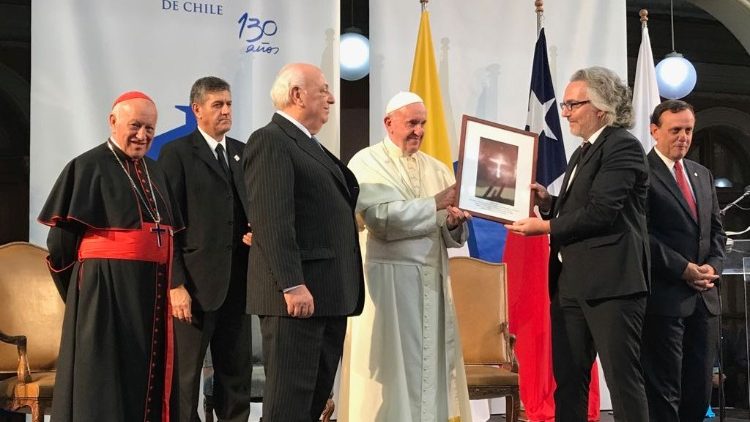 Jamii inawahitaji waalimu bora, ili wawe mwanga na chumvi ya ulimwengu.