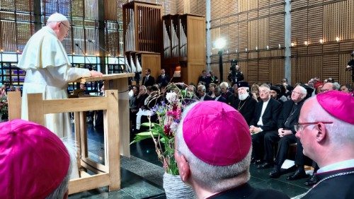 Le Pape à Genève: l'œcuménisme permet de marcher sous la conduite de l'Esprit Saint