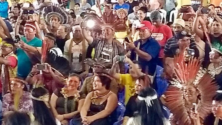 Người do đỏ ở vùng  Amazzonia