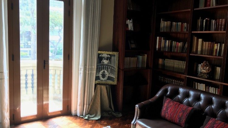 3e-14-Lomonaco Nunziatura stanza con balcone.JPG