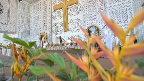 Apostolic Journey to Peru - Meeting with the population 