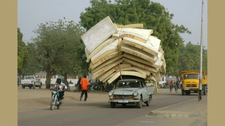 Photo d'illustration - L'archevêque Edmond Djitangar dénonce une «crise sociale interminable».