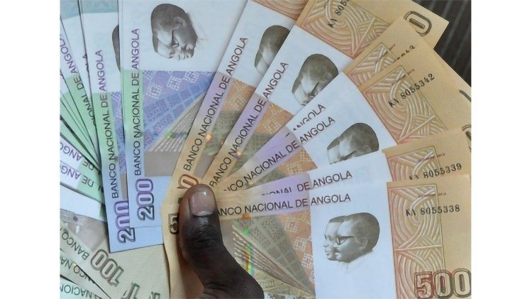 Em Angola, sociedade civil debate corrupção