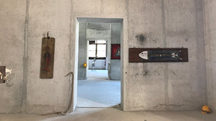 una prospettiva tra le sale