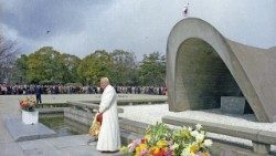 25 02 1981 Hiroshima, Visita al peace memorial 2.jpg 3.jpg