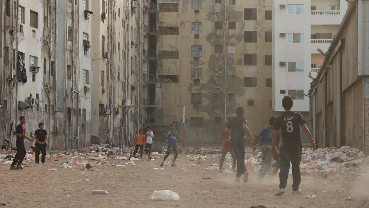 Yemen - Aden - Il  Conflitto - ragazzi per strada