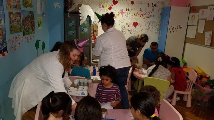 JRS (Jesuit Refugee Service) w Chorwacji; chemiczne laboratorium dla dzieci 