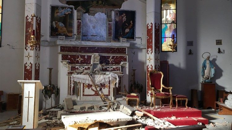 Eine bei einem Erdbeben zerstörte Kirche auf der italienischen Insel Ischia im letzten Jahr