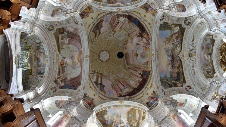 Innenansicht Weizbergkiche am Pfarrberg