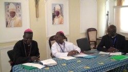 Mgr Samuel Kleda lors du séminaire sur la bible au CamerounnAEM.jpg