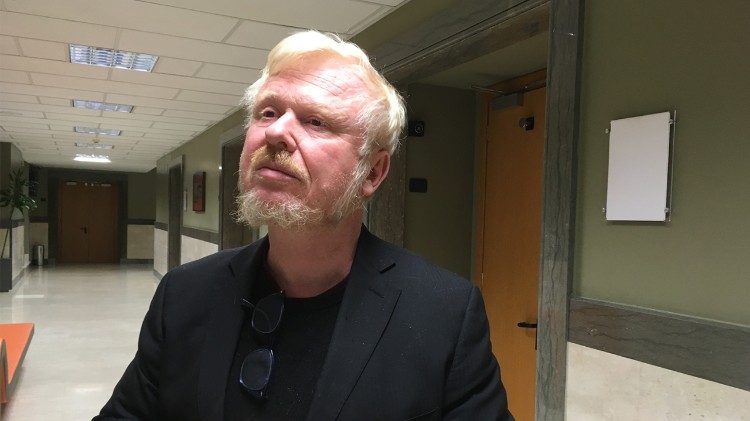 Prof. Benoit Vemander S.J. - Fudan University Shanghai