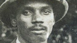 SARY BOTOVASOA LUCIEN 729.jpg