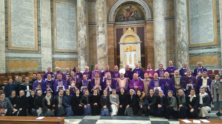 Bispos vietnamitas visitaram a Basílica de São Pedro e celebraram missa no dia 06 de março