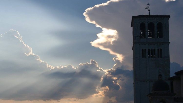 Torre da Basílica de São Francisco, em Assis