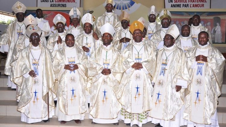 EVEQUES CATHOLIQUES IVOIRIENS ( PHOTO ARCHIVE )
