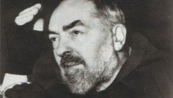 padre pio dolcissimo mediaAEM.jpg