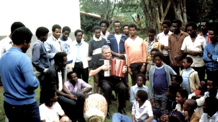 Powołania w Afryce to nie przypadek, ludzie mają dzieci i są bliżej Boga