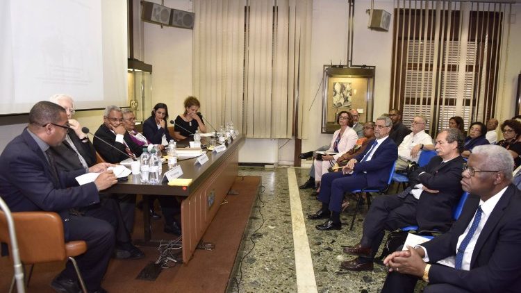 Filinto Elisio e Márcia Souto - Casa Editrice "Rosa de Porcelana"