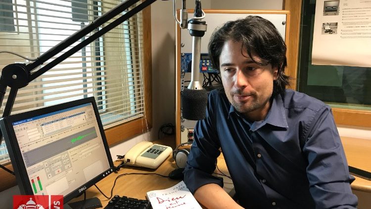 Thomas Leoncini im Radiostudio von Vatican News