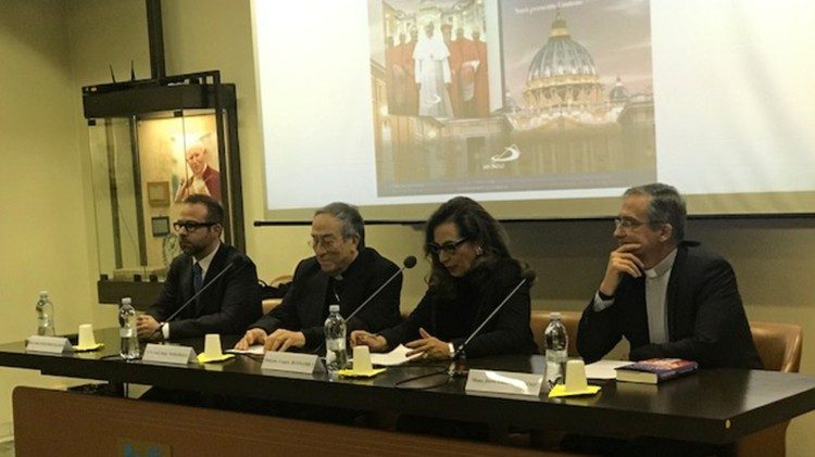 Participantes en la presentación del libro