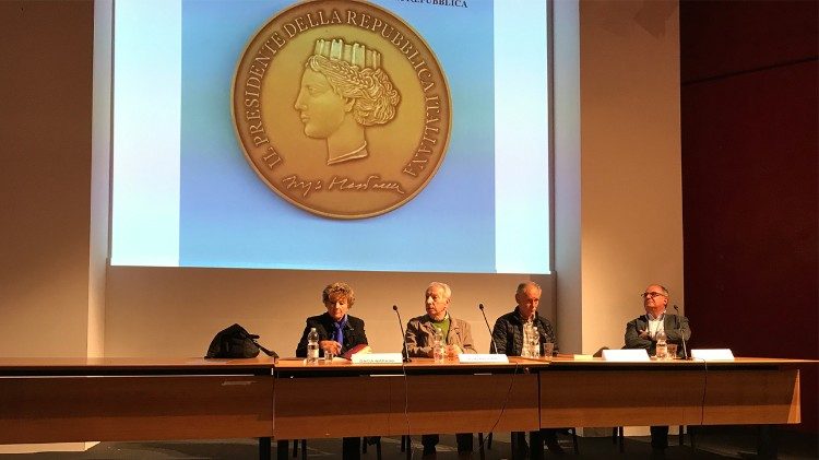 Il palco alla cerimonia di premiazione del Goliarda Sapienza