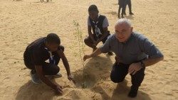 Bispos Floresta Laudato Si aem.jpg