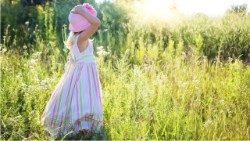 little-girl-2516582_1920 modificato.jpg