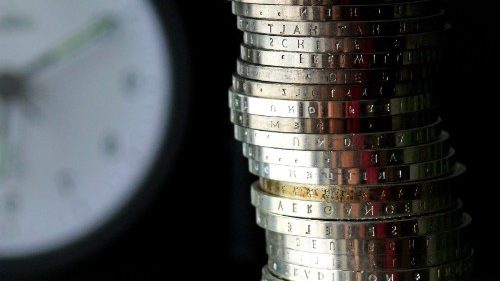 Il Papa: no al profitto che riduce l'uomo a cosa