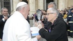 Pax Christi Marie Dennis Pope ing.jpg
