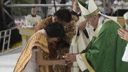 Santa Messa VIII Incontro Mondiale delle Famiglie 31441-32622 27-09-2015 3aem.jpg