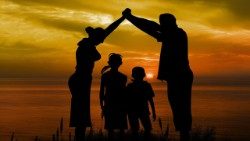 family-1466262_1920.jpg