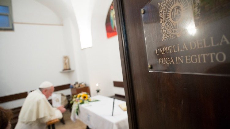 Papst Franziskus besucht das Centro Astalli, eine Einrichtung für Flüchtlinge in Rom