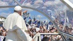 FranciscoJovenesTurin_LOsservatoreRomano_220615aem.jpg