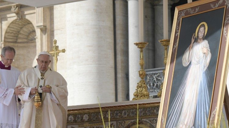 An image of the Divine Mercy at the Solemn Mass in St Peter's Square