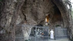 lourdes vaticano (2).jpg