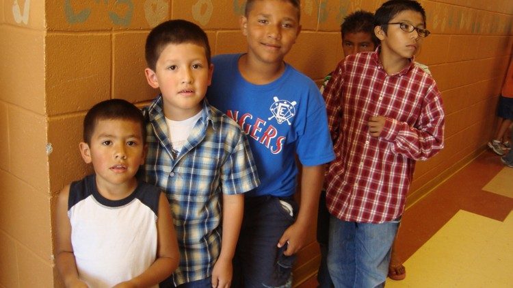 Niños inmigrantes en el centro
