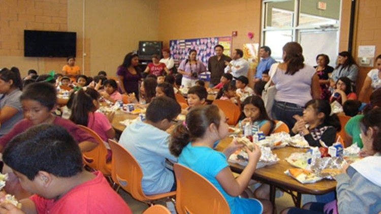 Un comedor para los inmigrantes