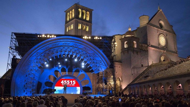 Dal sagrato della Basilica Inferiore di San Francesco d'Assisi il 19 giugno alle 20:35 su Rai1 torna "Con il Cuore. Nel nome di Francesco"
