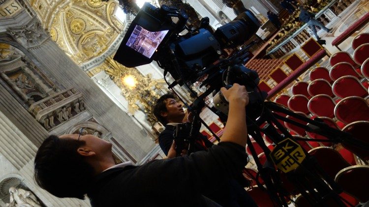 preparazione messa Natale 3.jpg