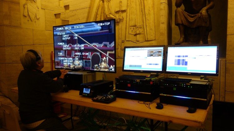 preparazione messa Natale 7.jpg