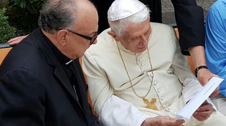 Dom Raymundo Damasceno Assis com Bento XVI