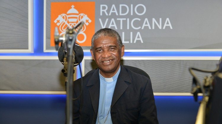 Kardinal Tsarahazana bei einem Besuch in unseren Redaktionsräumen (Archivbild)