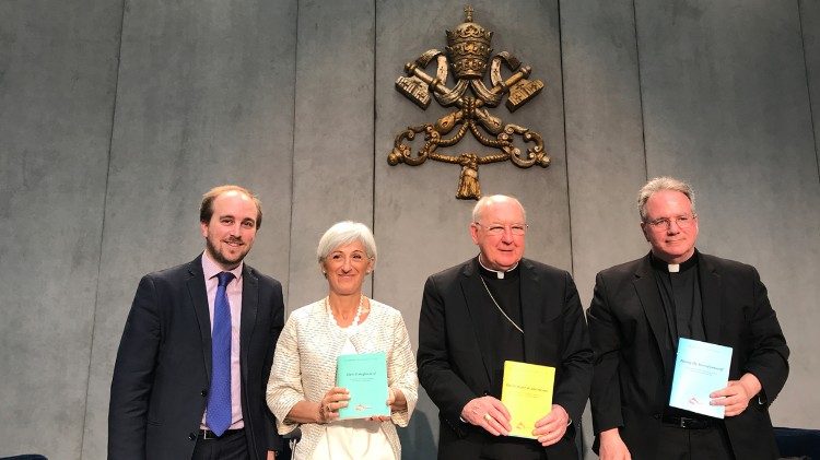 Presentación del documento, Sala de Prensa del Vaticano.