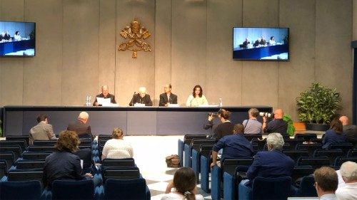 Amazzonia. Card. Baldisseri: evangelizzazione legata a popoli e creato