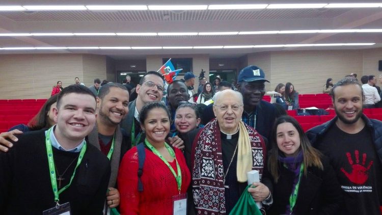 jovens lusófonos na reunião pré-sinodal