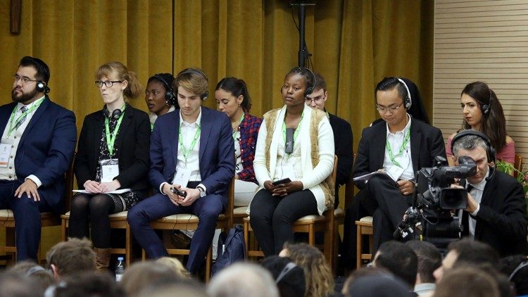 Abp Bacouni o młodych w Ziemi Świętej: wierność Jezusowi