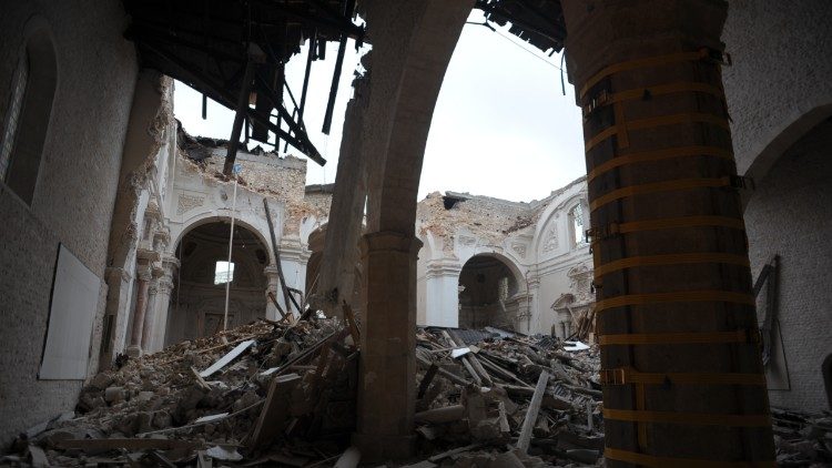 Waamini wawe  makini wasidanganywe na mafundisho potofu