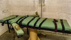 Death penalty Lethal_Injection_Bed OK.jpg